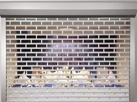 Terrassenüberdachung mit Solarpanelen